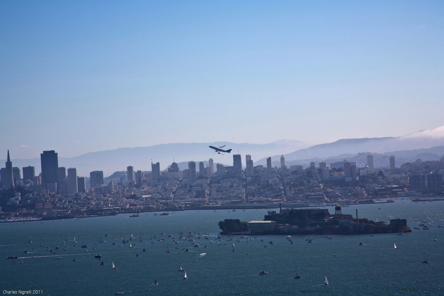 low flying jet between#d_4.jpg