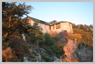 Looking up a North Rim Lodge.JPG